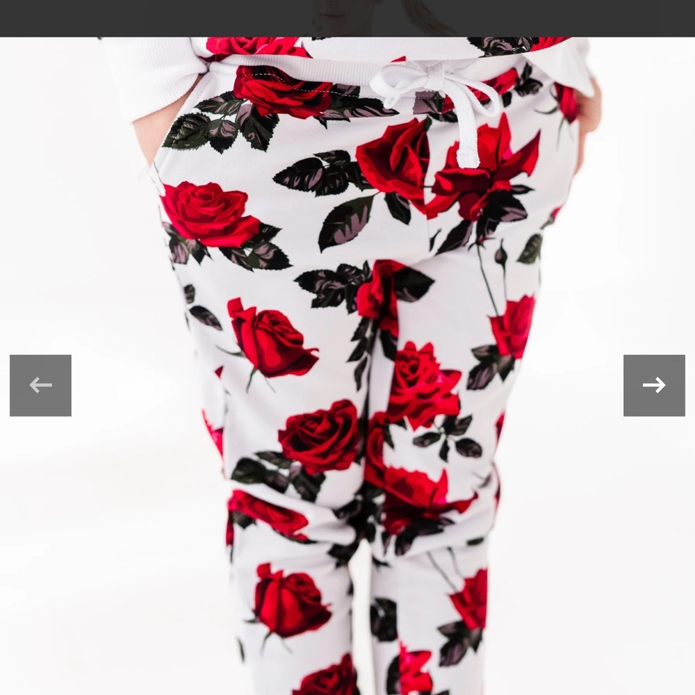 Bums & Roses Jogger Set - Picture 4 of 7